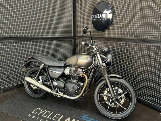 TRIUMPH STREET TWIN 
